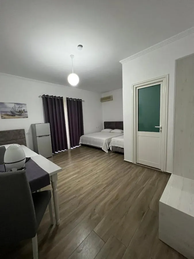 Red Rose Guest House 골렘 알바니아