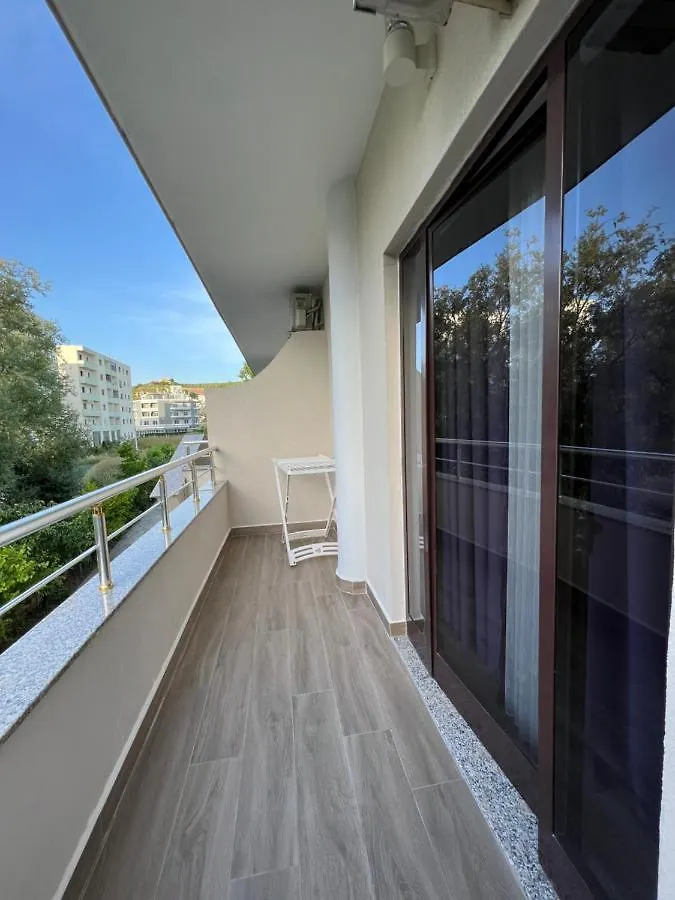 Red Rose Guest House 골렘