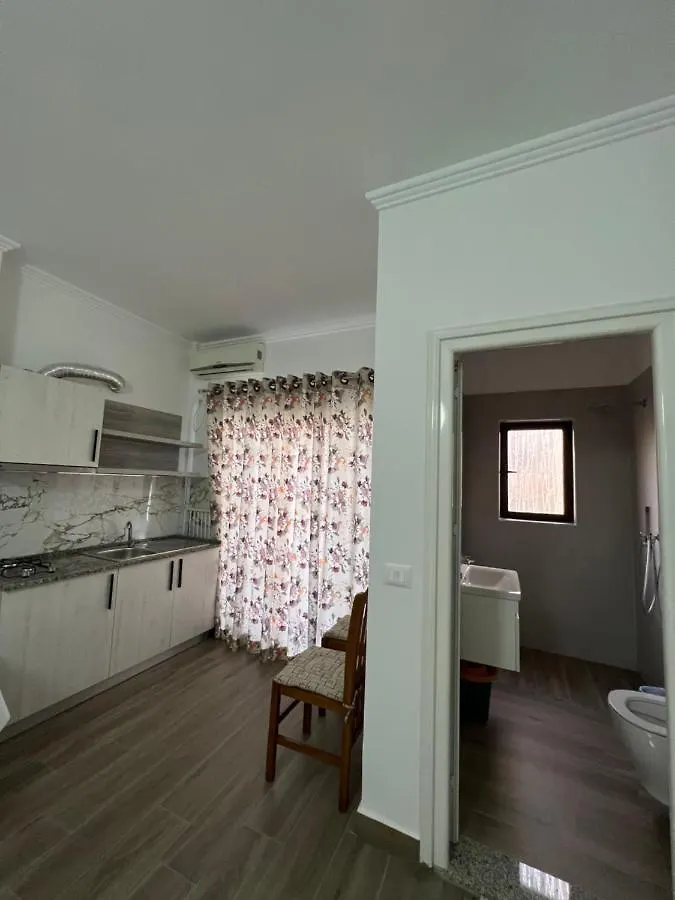 Red Rose Guest House 골렘
