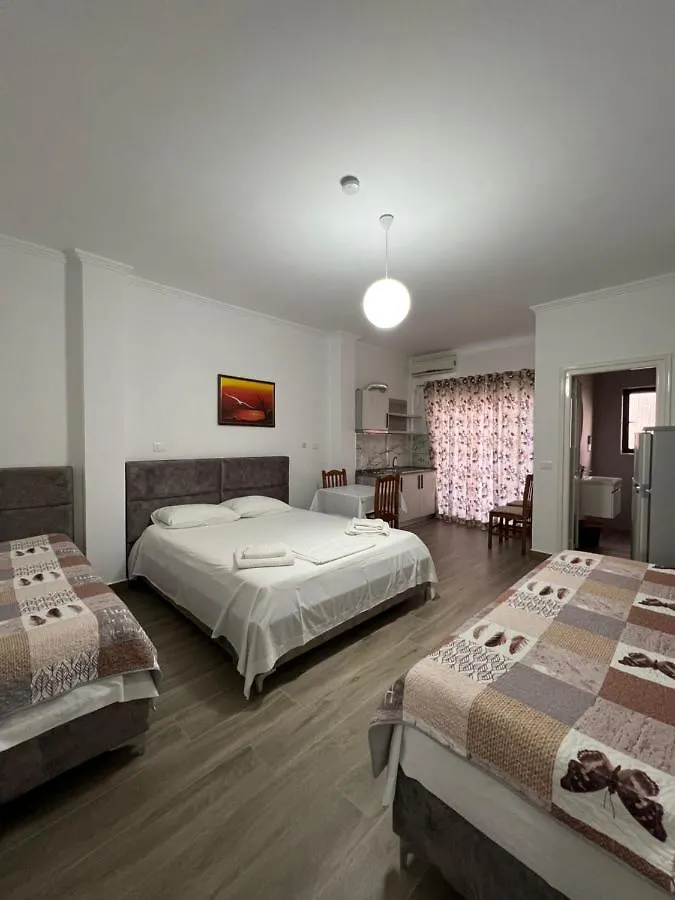 Red Rose Guest House 골렘