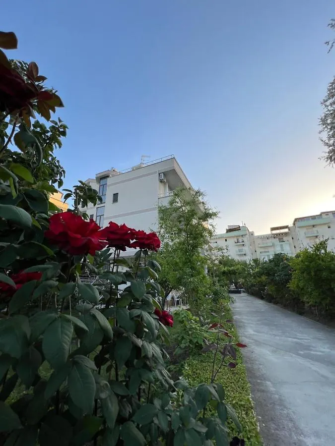 **  Red Rose Guest House 골렘 알바니아