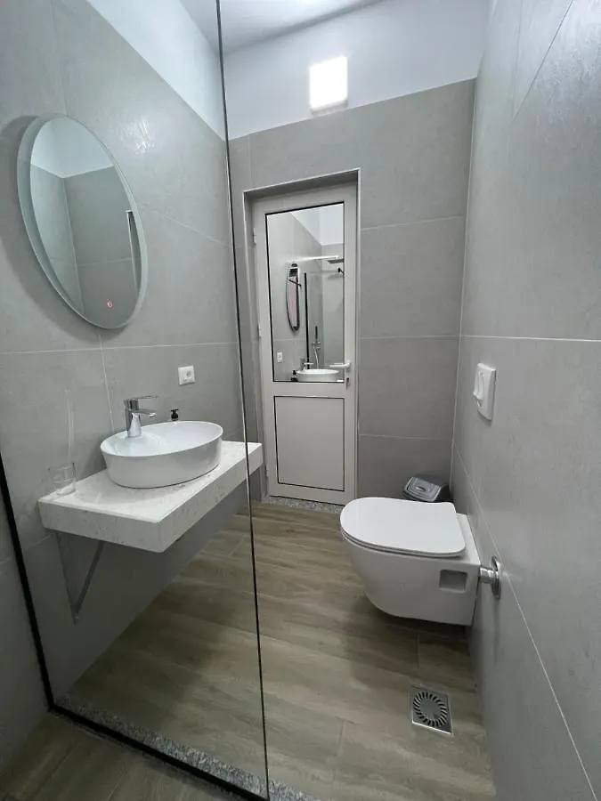 Red Rose Guest House 골렘 2*,