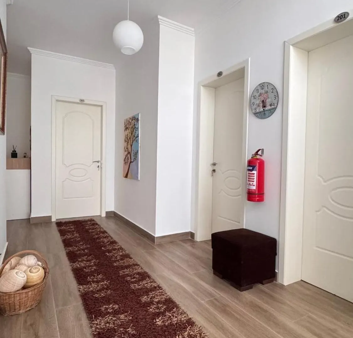 Red Rose Guest House 골렘