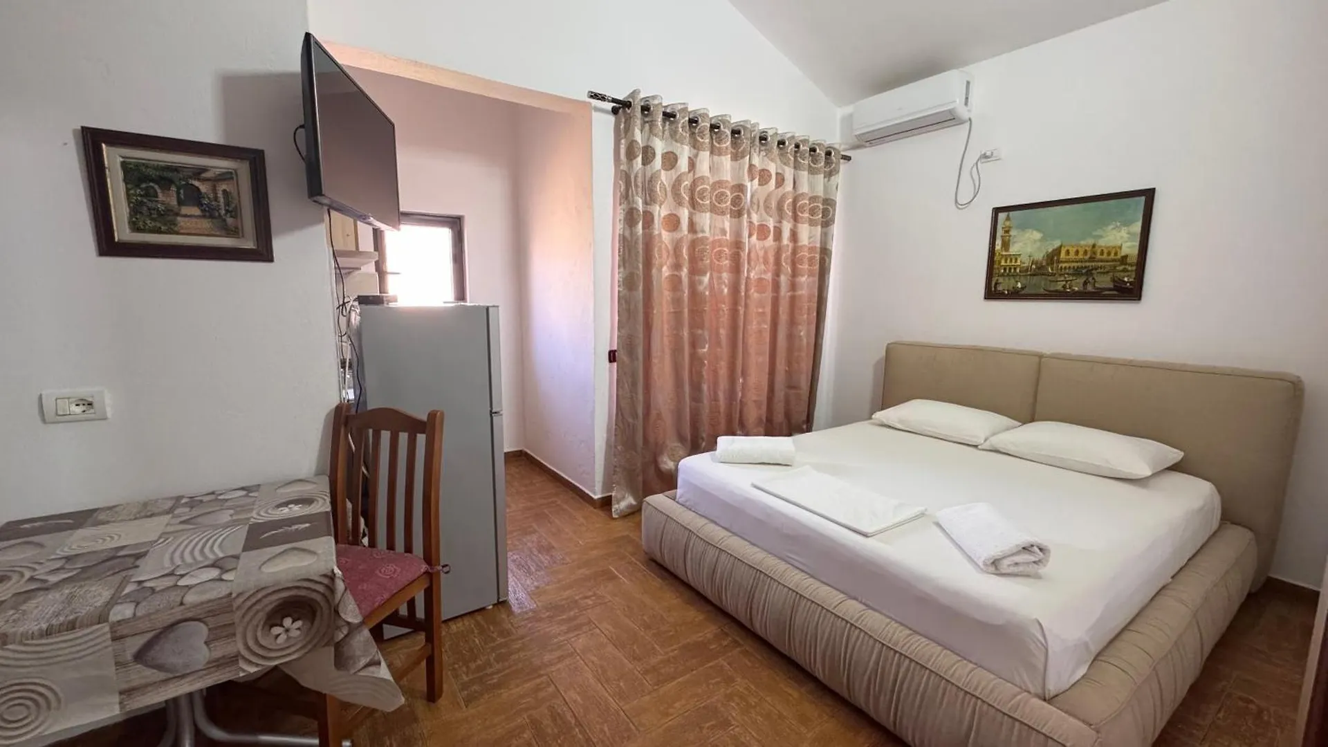 Red Rose Guest House 골렘