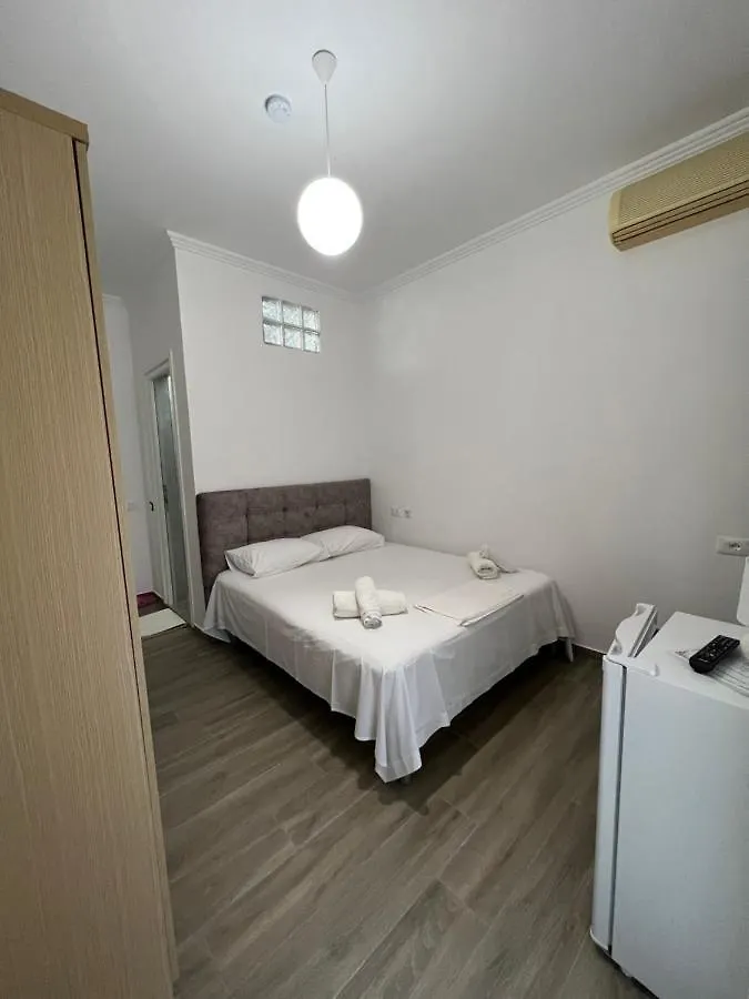 Red Rose Guest House Golem