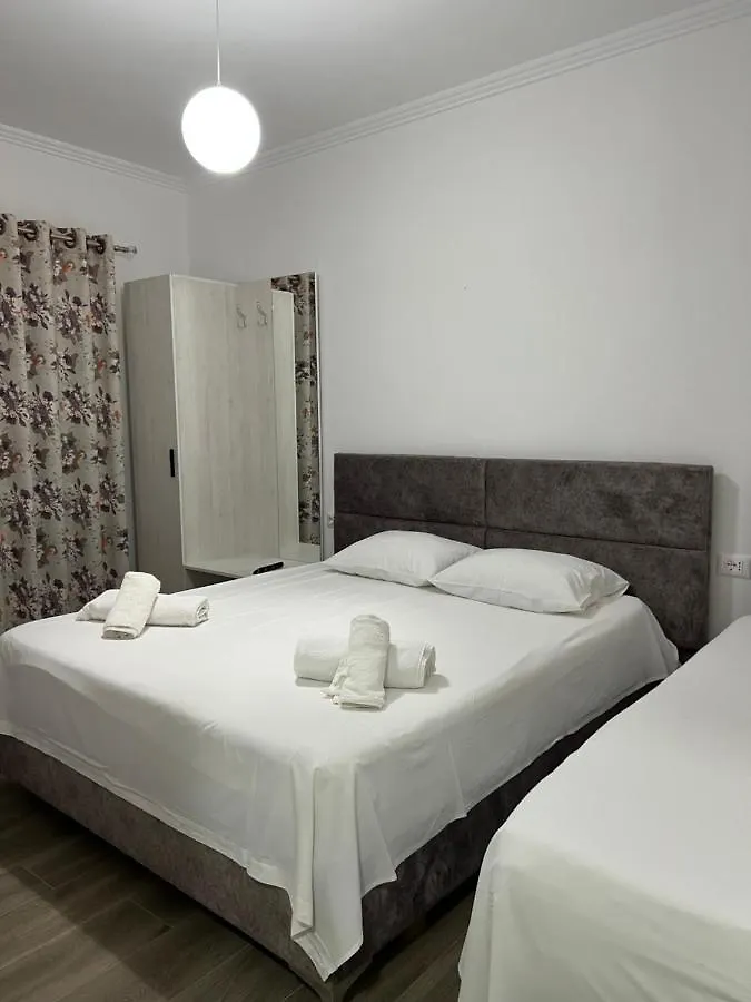 Red Rose Guest House Golem