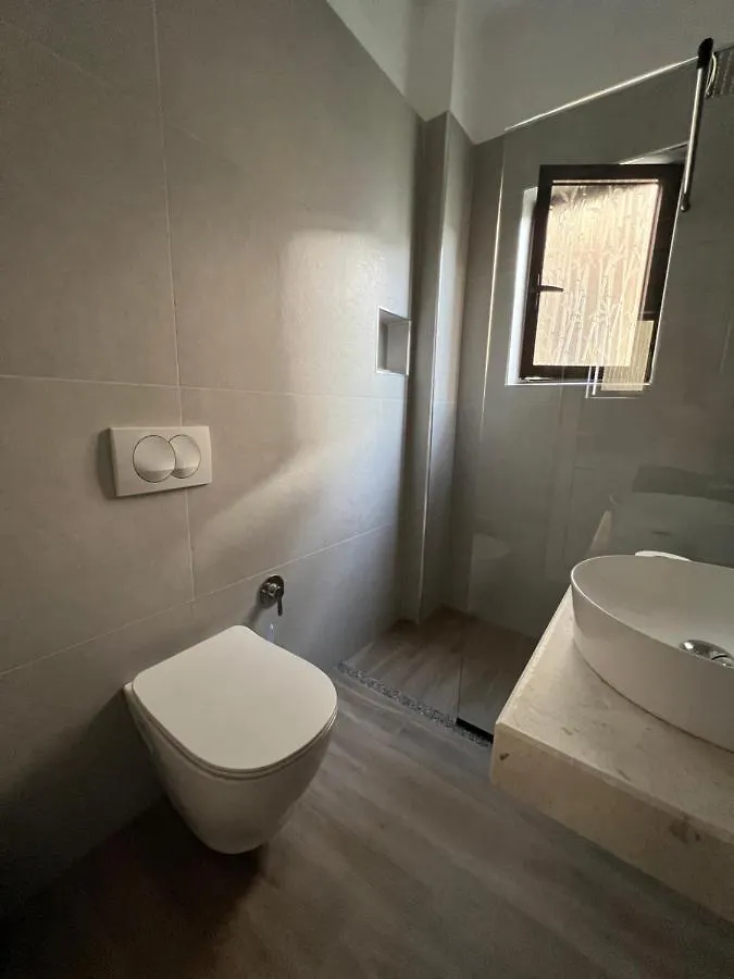 Red Rose Guest House Golem