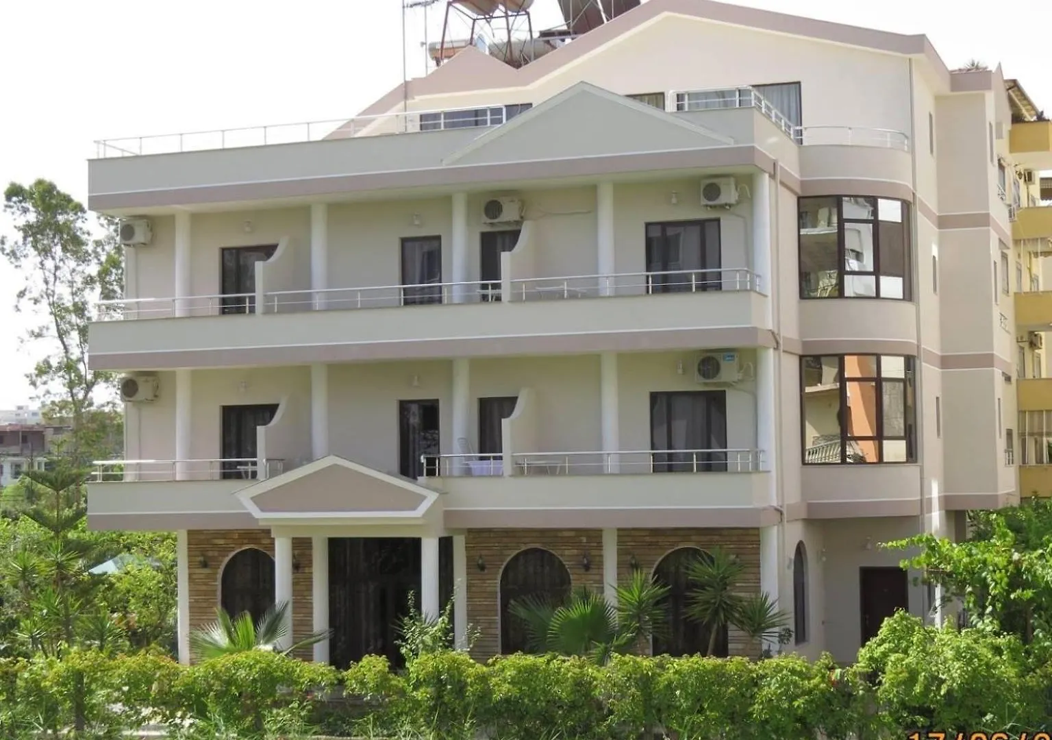 Red Rose Guest House Golem