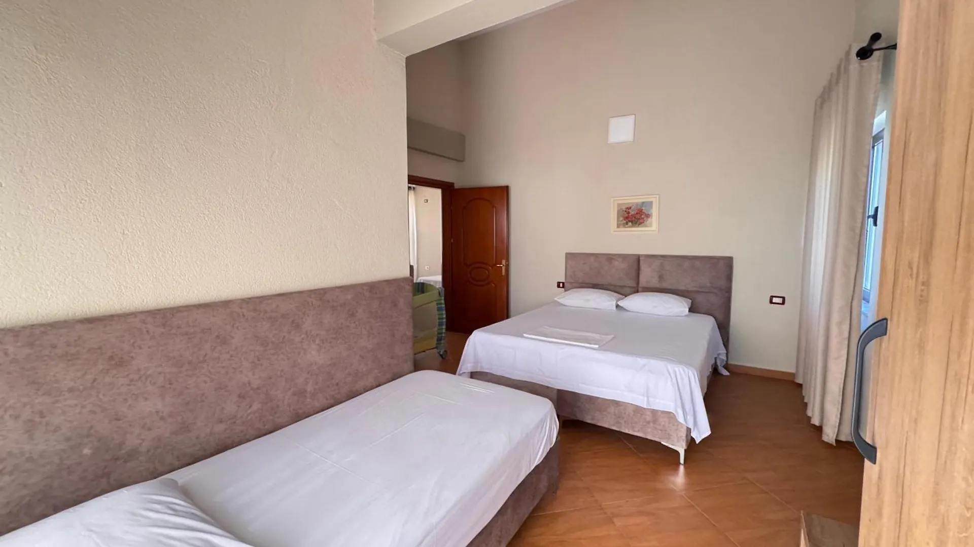 Red Rose Guest House Golem  2*, Golem (Tirana) Albania