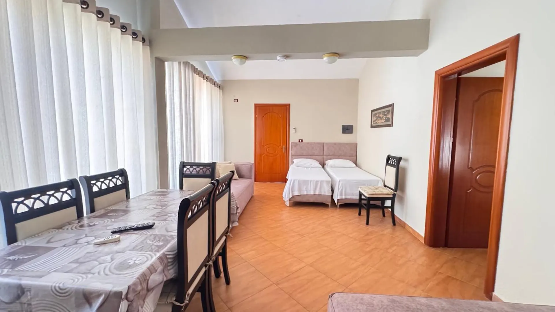 Red Rose Guest House Golem  Albania