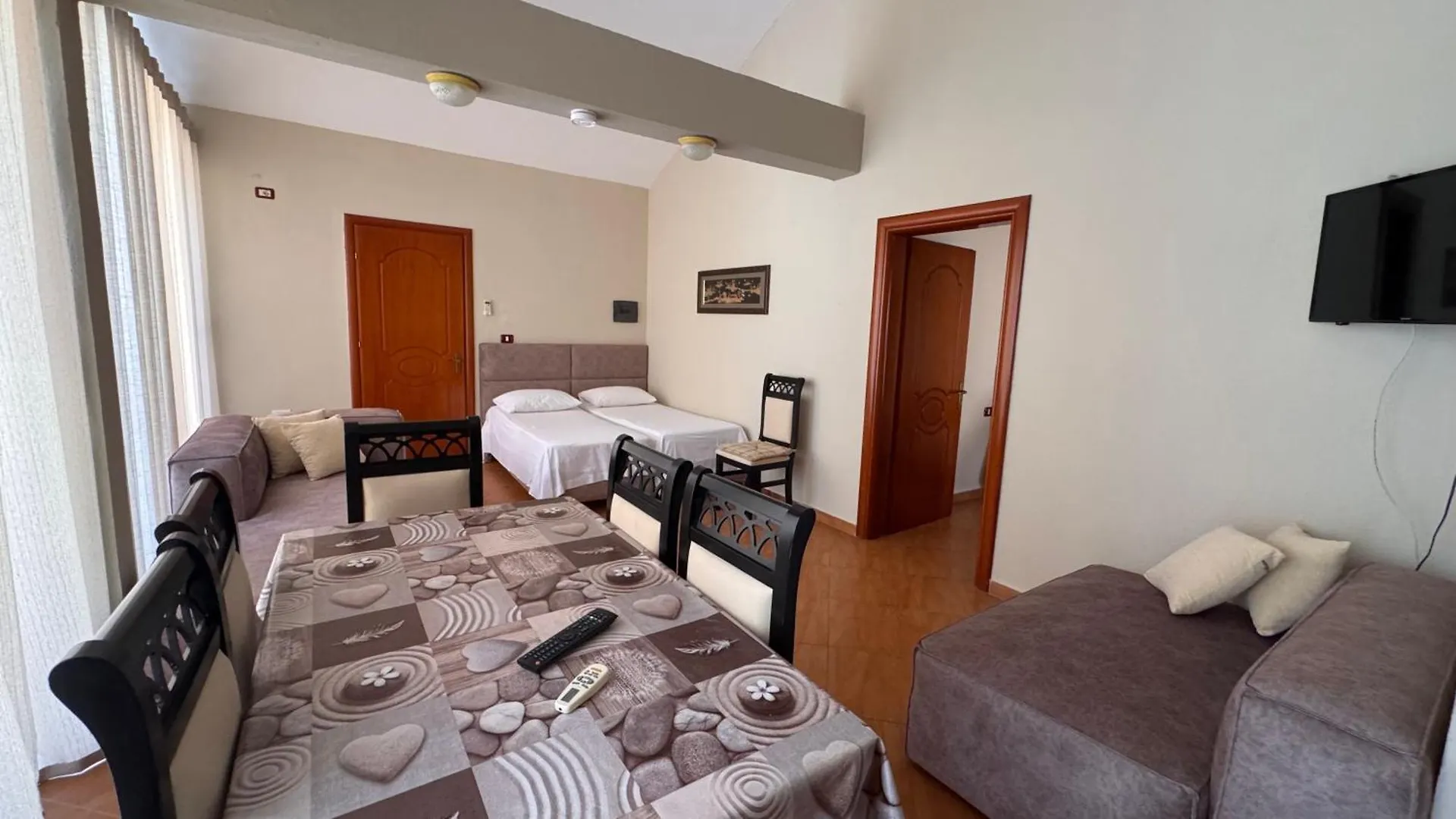 Red Rose Guest House Golem  2*, Golem (Tirana) Albania