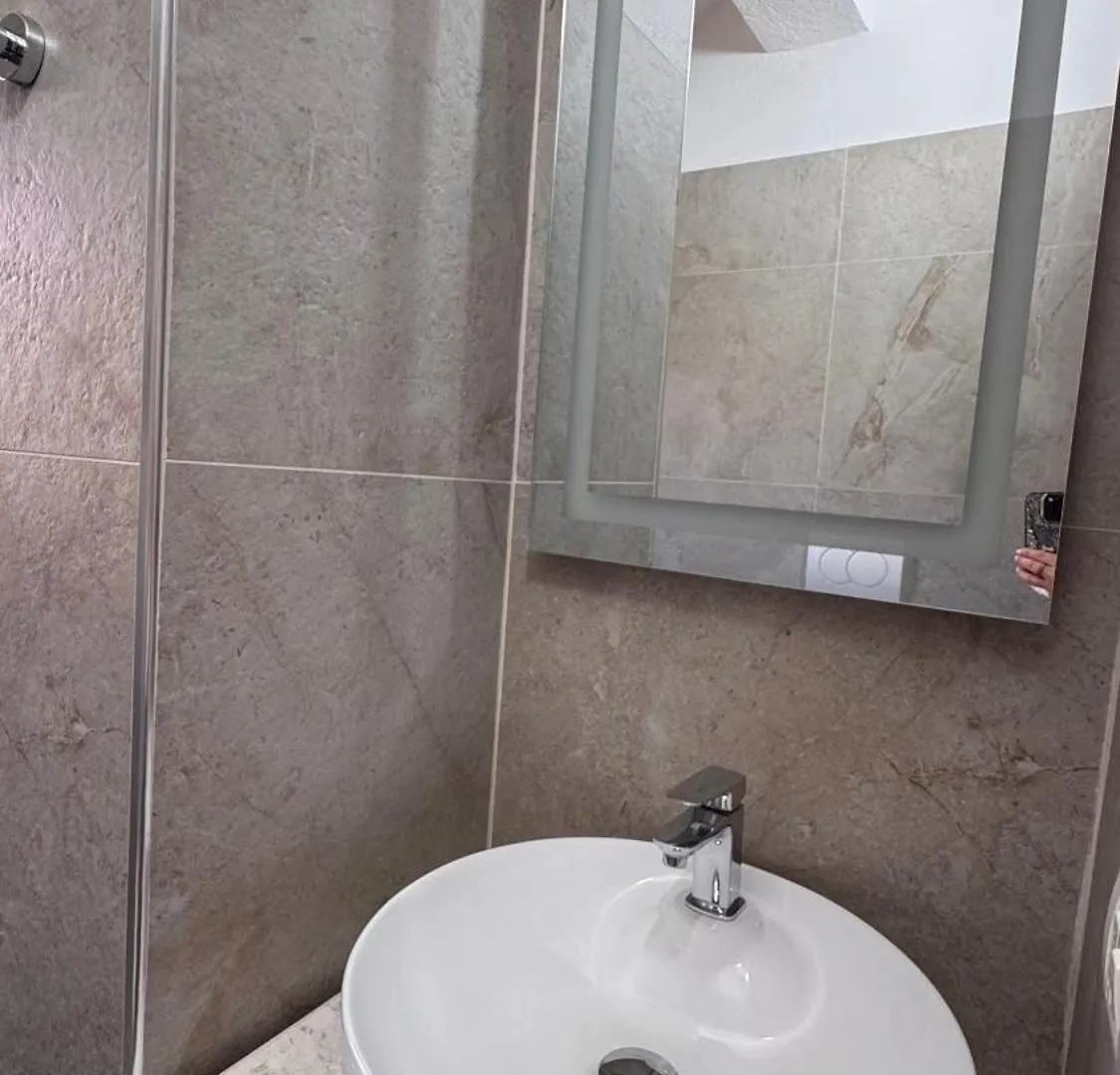 Red Rose Guest House Golem  Albania